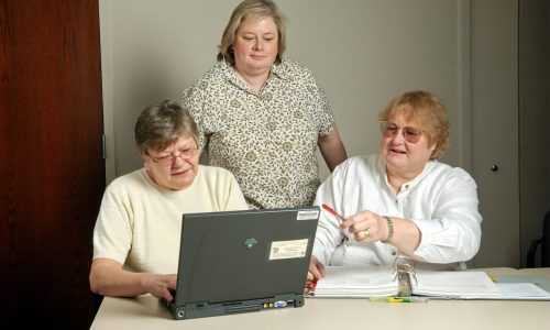 O impacto da iluminação nas telas e o papel da tecnologia blue light